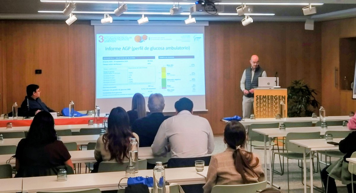 DOLPALSemergen's tweet photo. Arrancamos con energía compartiendo conocimiento y experiencias entre colegas. 
La medicina familiar se nutre del intercambio vivo de ideas.

#DefensadeComunicaciones

#AprendiendoJuntos
#DOLPALSEMERGEN25 https://t.co/2VGcdjBwDe