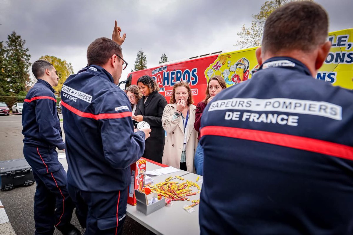 DavidMacriFNSPF's tweet image. 🚨 2 jours d’animations 🔥 à Évry &amp;amp; Mondeville !

Nos SPV ont assuré : démos, gestes qui sauvent &amp;amp; sensibilisation 🧯
Avec @PompiersFR, @carambar_fr &amp;amp; le soutien de @CarrefourFrance 🙌

Merci aux collaborateurs #SPV 💪 Arnaud, Théodore, Corentin, Maxime, Ana &amp;amp; tous les soutiens…