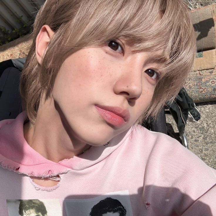 floverysi's tweet image. - Hejka! 
Szukam osób, które chciałyby zostać #moots i przy okazji wchodzić w obustronną interakcje! 🩷 

Jestem przeogromną fanką k-dram, bl dram, kpop, khh/krnb! Kocham rozmowy o zjawiskach paranormalnych, sprawach kryminalnych i rzeczach związanych z kosmosem! 

Please #RT 🍭