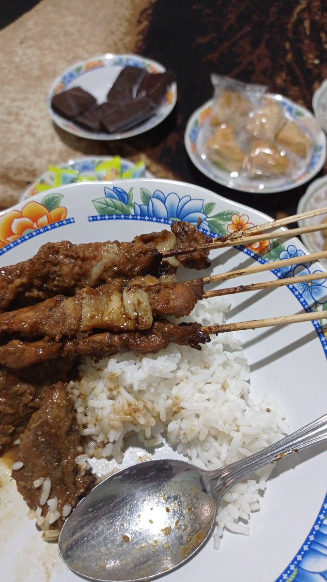 cutgel6's tweet photo. @KucengTerbanggg makan dulu https://t.co/nlq0K9Iu5s