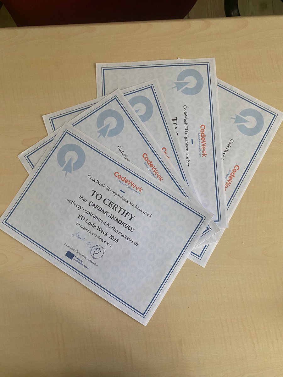 cardakmem's tweet image. 💻 #CodeWeek kapsamında ilçemiz okullarında öğrencilerimiz kodlama etkinlikleriyle teknolojiye bir adım daha yaklaştı!
🎯 Yaratıcılıklarını kullanarak eğlenerek öğrendiler, dijital becerilerini geliştirdiler. #mebyegitek #YeşilVatan #codeweekturkiye @CodeWeekEU @ArgeDenizli