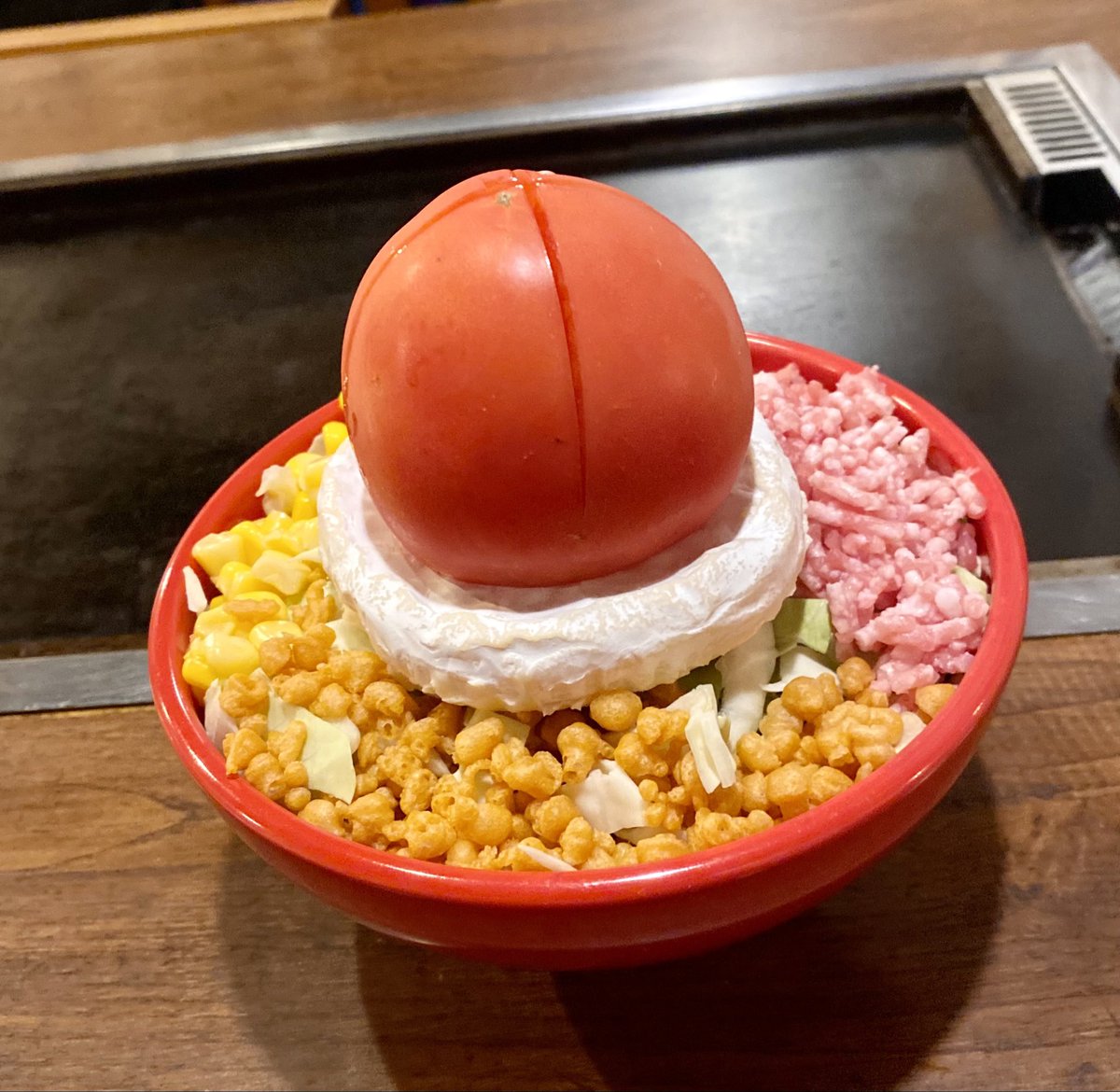 mimi28_y's tweet photo. Set In StoneのMVの中でユノが食べていた もんじゃを食べに行って来ました
田原町の もんじゃ かっぱ祭りさん
女将さんが撮影時の事を話して下さいました　ﾅﾝﾄ女将さんもスタッフの方も東方神起のLIVEに行かれた事もあるファンの方でした 続き↓ 
 #UKNOW #ユンホ
#YUNHO #UKNOW_IKNOW https://t.co/nQIIJmcpLi