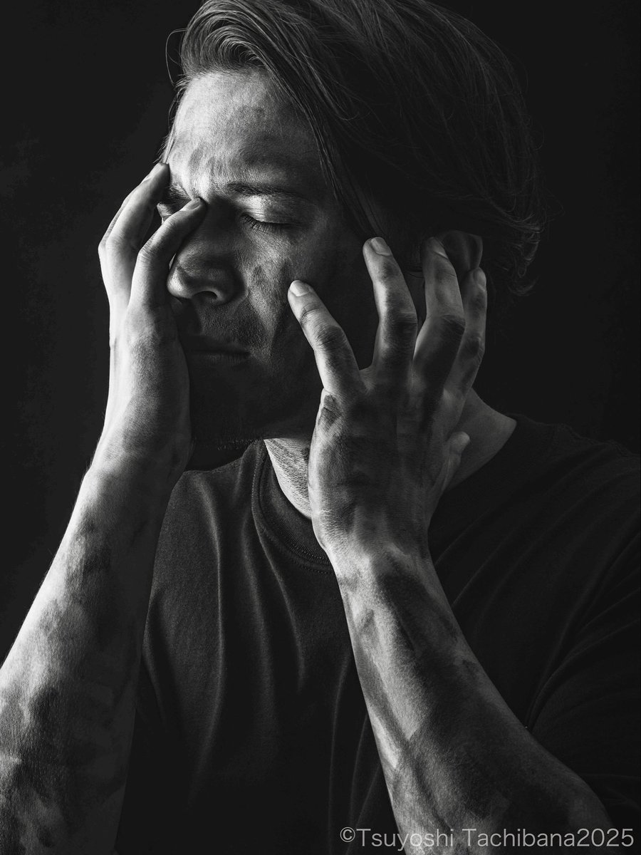 somalierstudio's tweet photo. FACE 木村昴（2019）
ハッセルブラッドストア東京
Series 「葛藤」
モノクロームで再構築。撮影はソマリエスタジオにて。

ソマリエスタジオでは、光と対話する撮影体験を提供しています。写真が好きな方、スタジオ撮影に挑戦したい方、ぜひ一度体感してみてください。

 #木村昴 #hasselblad https://t.co/FtWCANn9xy