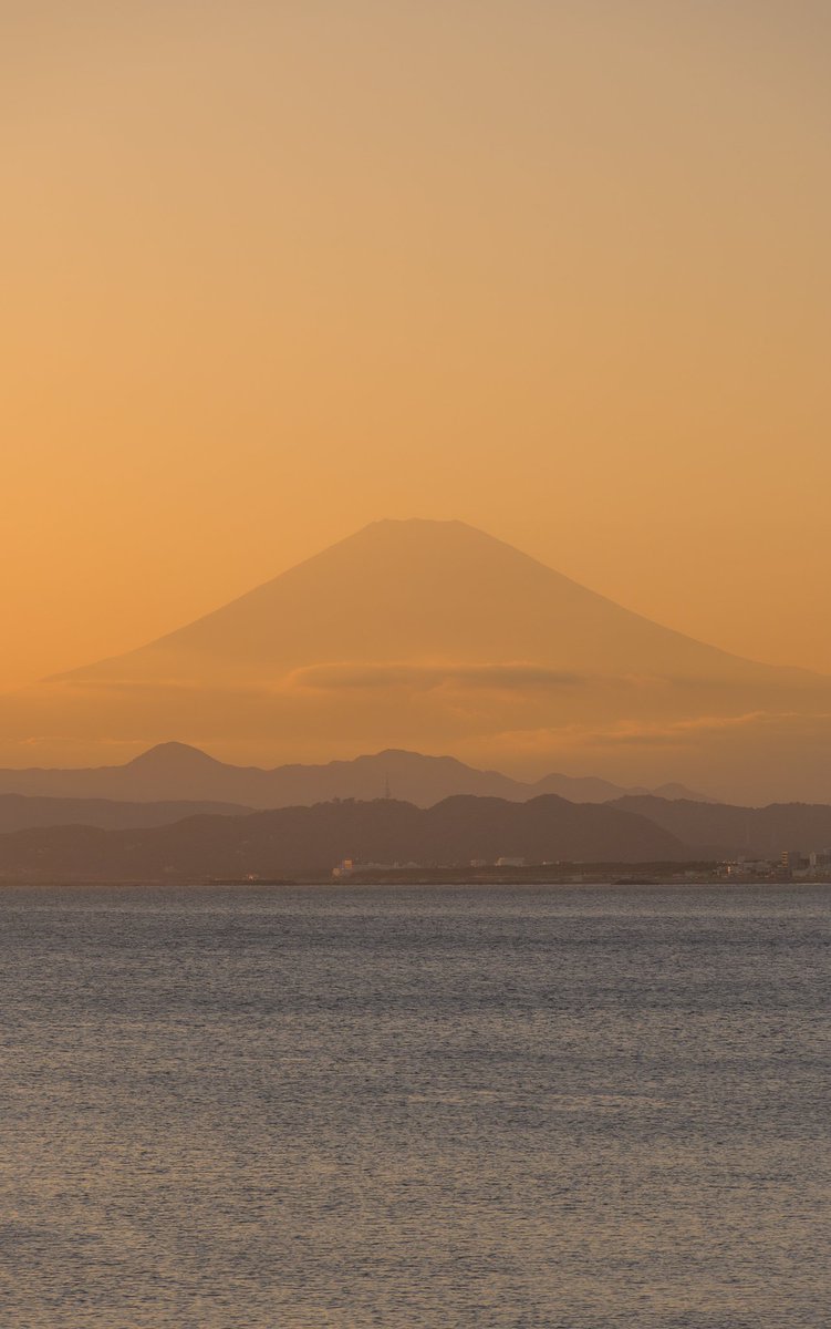 絵画の様な日本の夕暮れが美しい