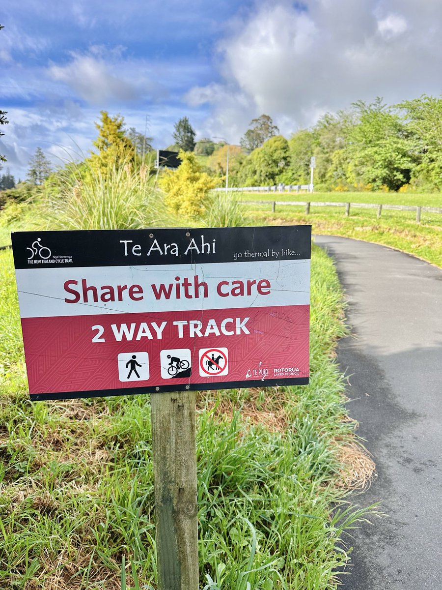 yukimtb's tweet image. 🇳🇿ロトルアの至るところにある大好きなサイン達🫶
皆んな思いやりを持って道をシェア。
日本でもこういうサインが増えていくといいな🥹