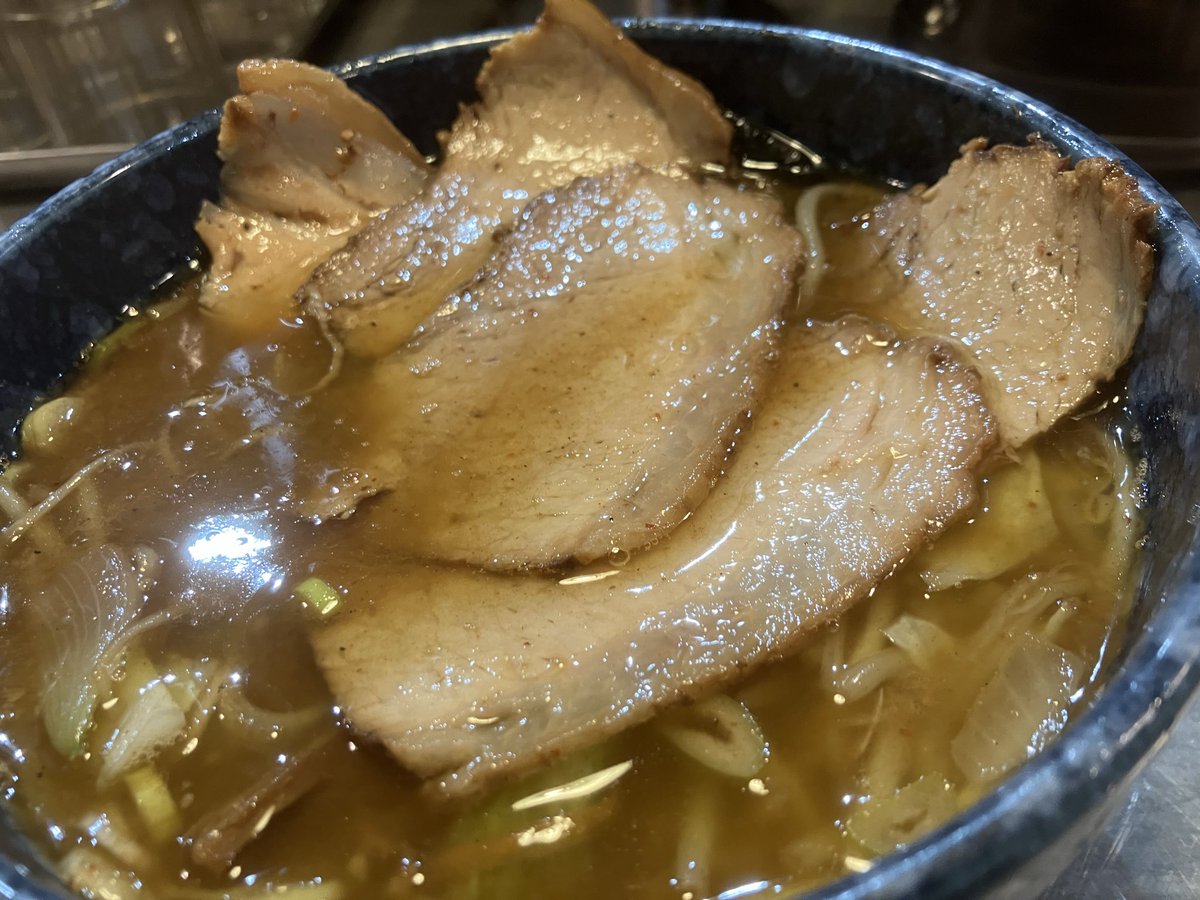 dive2log's tweet image. 大勝軒に行ったらどの店舗でももり野菜しか注文した事ないけど

山盛り野菜だけでお腹いっぱいと思いきや野菜の下にチャーシュー5枚埋もれてるバグ店舗が一番好き

#ラーメン
#つけ麺
#ぼくイケ