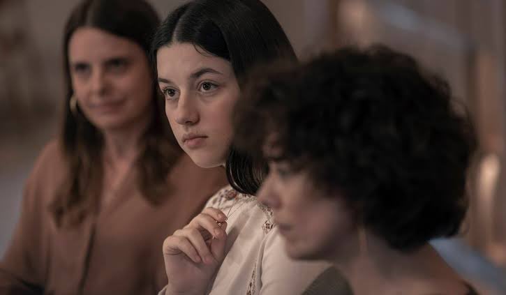 raulcallejone's tweet photo. #LosDomingos me ha conquistado. Alauda Ruiz de Azúa vuelve a regalarnos una gran película, muy profunda y humana, arriesgada y valiente, llena de sensibilidad y diferentes puntos de vista, con grandes personajes llenos de matices y complejidad. Id a verla al cine.  ⭐️⭐️⭐️⭐️⭐️ https://t.co/OOiE2CQSrH