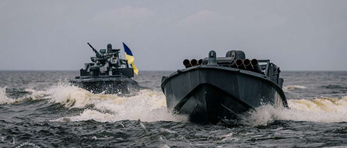 top_force's tweet image. ⚓️🇺🇦 Les Ukrainiens déploient de nouveaux #USV armés en mer Noire meretmarine.com/fr/defense/les…