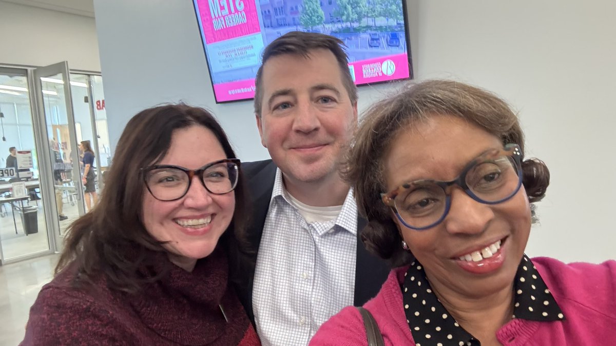 SenRhondaFields's tweet image. Proud to celebrate the launch of @CCAurora new Center for Applied Science & Technology! A milestone for students, industry, and our region’s workforce. Congratulations to Dr. Brownlee & all who made it happen! #ArapahoeCounty #WorkforceDevelopment