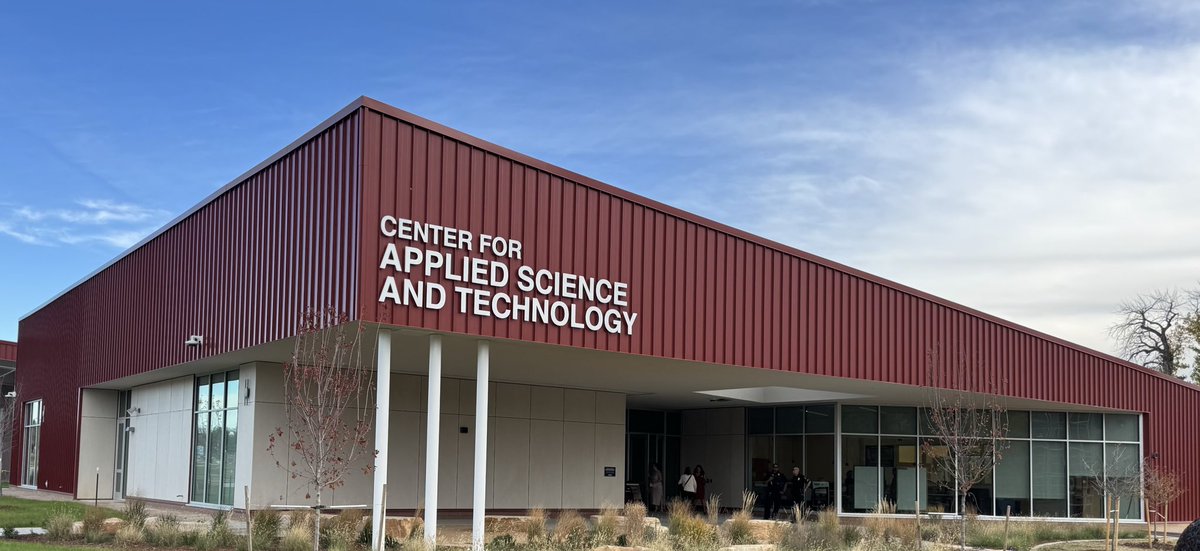 SenRhondaFields's tweet image. Proud to celebrate the launch of @CCAurora new Center for Applied Science & Technology! A milestone for students, industry, and our region’s workforce. Congratulations to Dr. Brownlee & all who made it happen! #ArapahoeCounty #WorkforceDevelopment