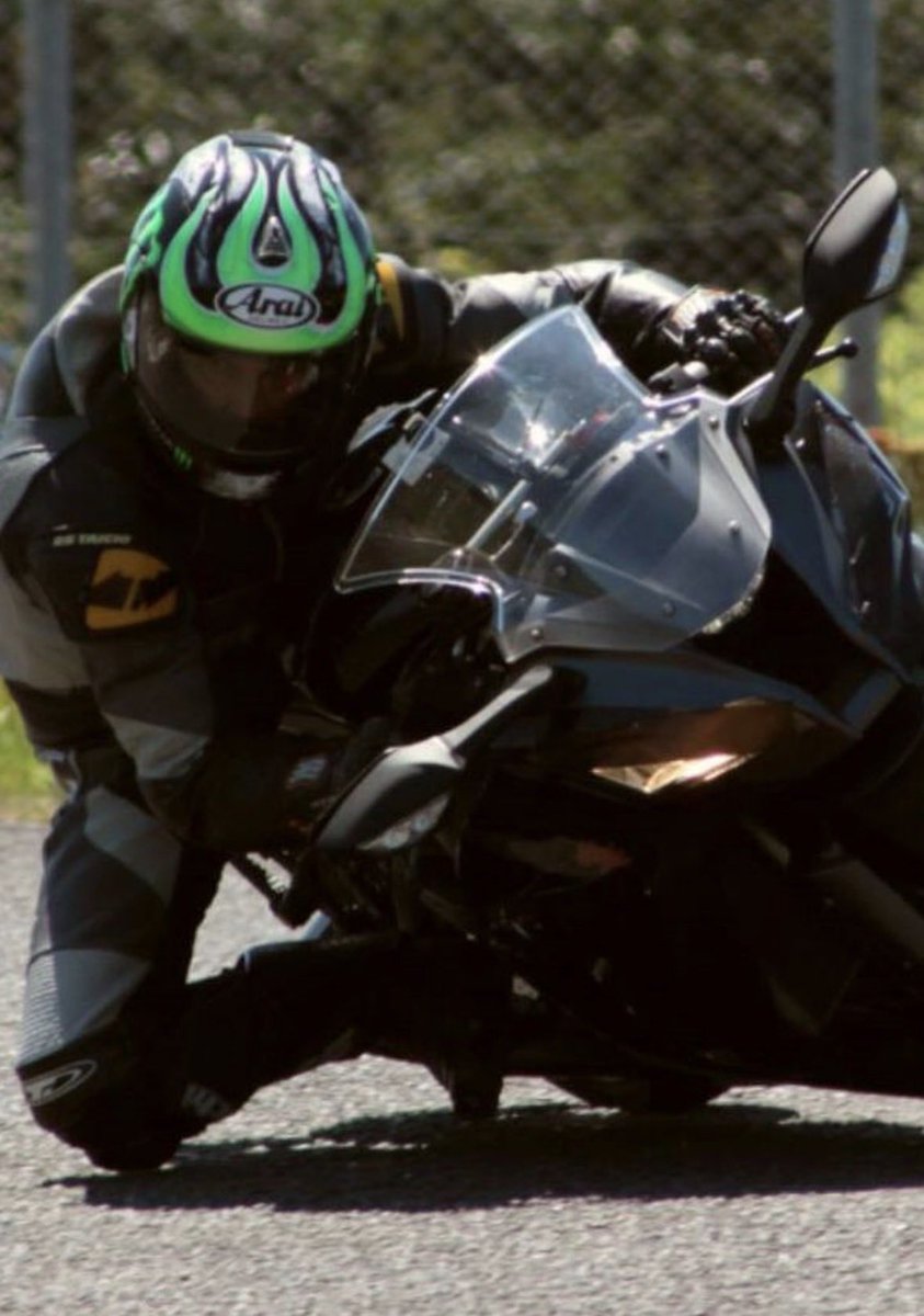 OMC_mori's tweet photo. モーターサイクルは、クローズコースは楽しく走れますが😊　公道は怖い😱アラフィフです。　アラサーの時ハマっていました、ロードバイクが再燃🔥
無言フォロー失礼します🤲 https://t.co/OOH3MzuRA1