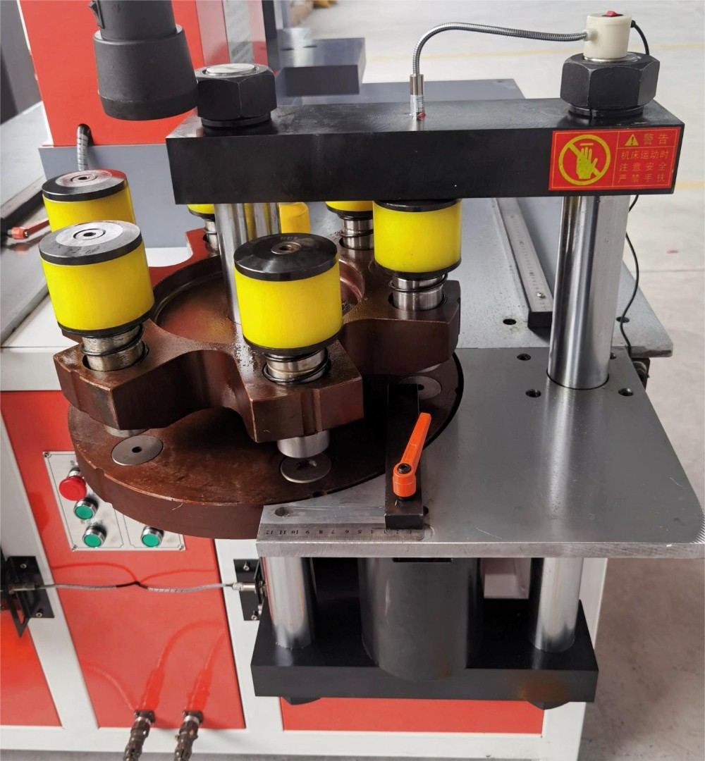 cnc_rrd's tweet image. Upgrade your bus bar production with our CNC 3in1 Bus Bar Processing Machine! 🚀,it delivers flawless results every time. Perfect for high-volume manufacturing with minimal downtime. ⚙️   #FactoryUpgrade #fyp
👉 Explore: cnbusbarmachine.com
📧 email:   434661200@qq.com