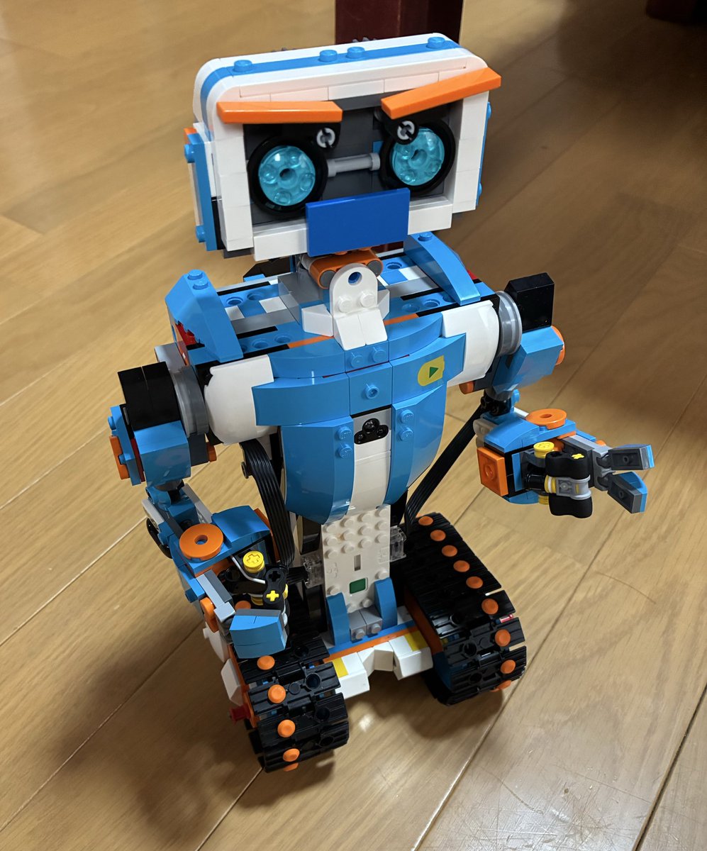 CodeAndFaith's tweet image. 今日は甥っ子にプログラミング体験の予行をさせてもらいました。
難しそうだったけど頑張って操作してました😌
