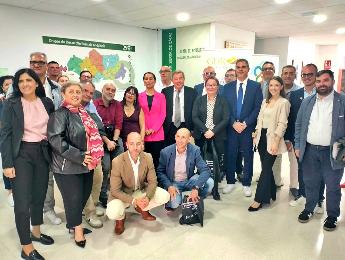 𝘾𝙤𝙤𝙥𝙚𝙧𝙖𝙘𝙞𝙤́𝙣 𝙎𝙞𝙚𝙧𝙧𝙖 𝙙𝙚 𝘾𝙖́𝙙𝙞𝙯 𝙮 𝘾𝙚𝙧𝙙𝙚𝙣̃𝙖 
Ayer nuestra sede acogió la visita de una delegación institucional de la Unión de Municipios Fanaris de Cerdeña. Se celebró junto a la Mancomunidad de Municipios de la Sierra de Cádiz
#leader