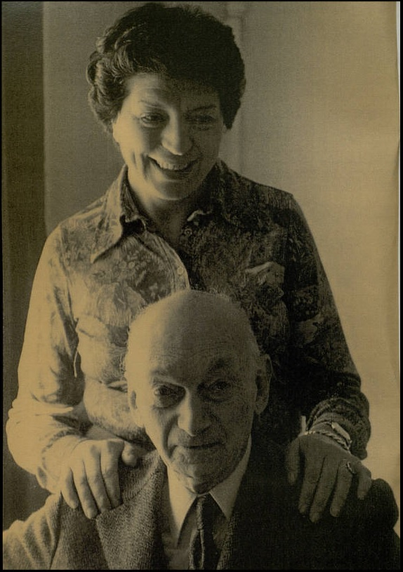 24 d'octubre de 1919: naixia a #Gironella la pianista i professora de piano Carme Bravo i Roy. Va ser la creadora de la Fundació Frederic Mompou <a href="/FundacioMompou/">Fundació Mompou</a>, per a preservar la memòria i llegat del seu marit.
 
ca.wikipedia.org/wiki/Carme_Bra…