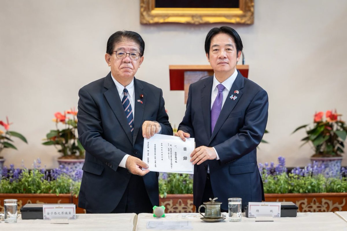 Tysocsambert's tweet image. 日華議員懇談会の祝賀団が今年も式典に参加されたことを喜ぶとともに、日本の皆様が花蓮の洪水被害に関心を寄せて下さっていることに感謝します。我々は「まさかの時の友こそ真の友」と言える良き友人です。日華懇が今後も台湾を支持し、双方の協力を深め、台日友好を高めて下さるよう期待します。