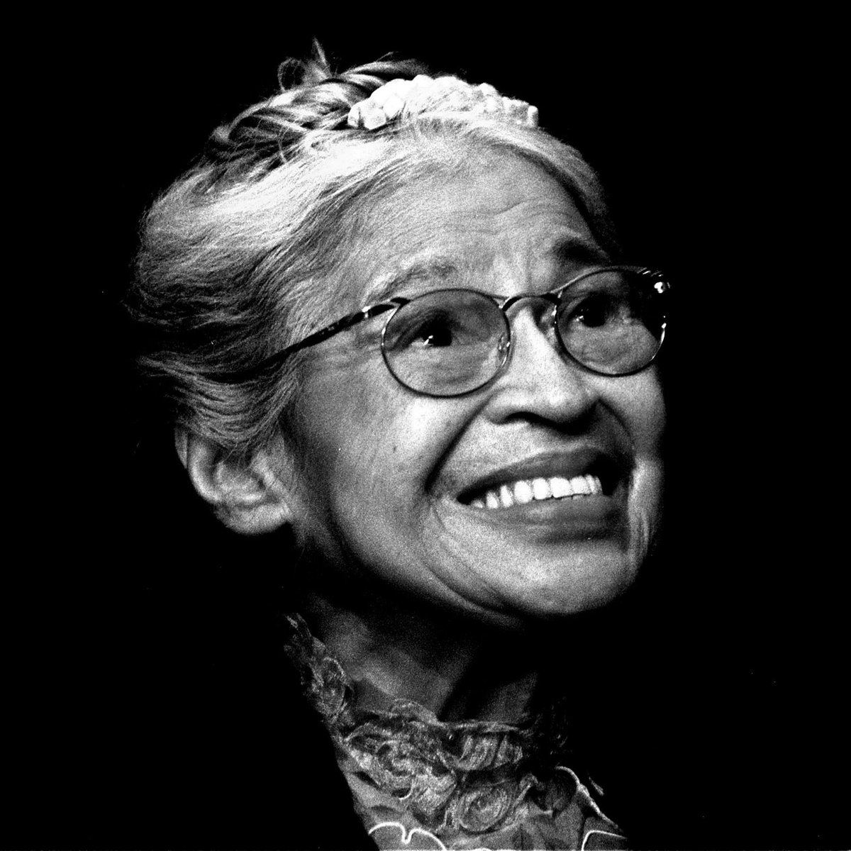 HistoryMattersX's tweet photo. 🇺🇸 Monday #24October 2005, Rosa Parks (92) died in Detroit, Michigan, USA.
American civil rights activist
Born Rosa Louise McCauley Parks on Tuesday #4February 1913 in Tuskegee, Alabama, USA.
🌹#RosaParks #RIP #USA
🧵1/.. https://t.co/auEpsBbXo6