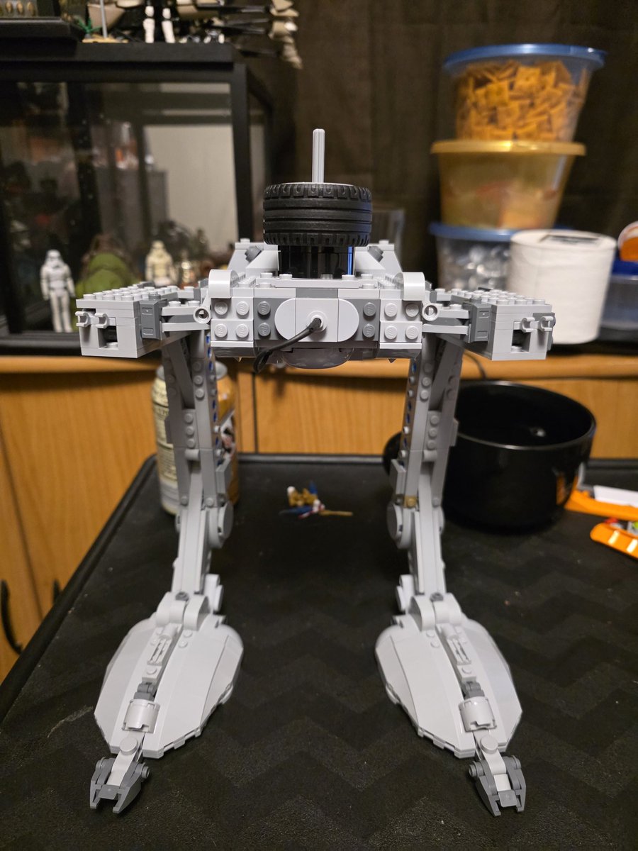 woodysalaskan's tweet photo. This is massive @LEGO_Group @starwars #StarWars #atst #endor https://t.co/LEiJbRC5MF