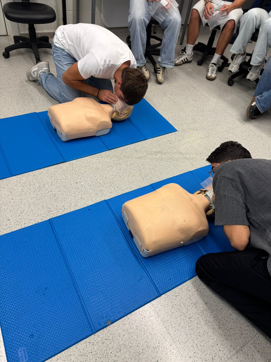 💡 Al CFIS seguim amb la formació dels estudiants d’Enginyeria Biomèdica! 👩‍🔬👨‍🔬

Els futurs professionals d’Enginyeria Biomèdica continuen la seva formació pràctica al nostre centre.

<a href="/universitatURV/">Universitat Rovira i Virgili</a> <a href="/fundacioURV/">Fundació URV</a> <a href="/Dipta_cat/">Diputació de Tarragona</a> <a href="/URVmedicina/">Facultat de Medicina i Ciències de la Salut</a>