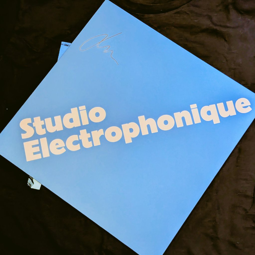 The Comedy were divine last night. Neil Hannon was on top form. I also highly recommend listening to James Leesley's  Studio Electrophonique. Great night! #thedivinecomedy