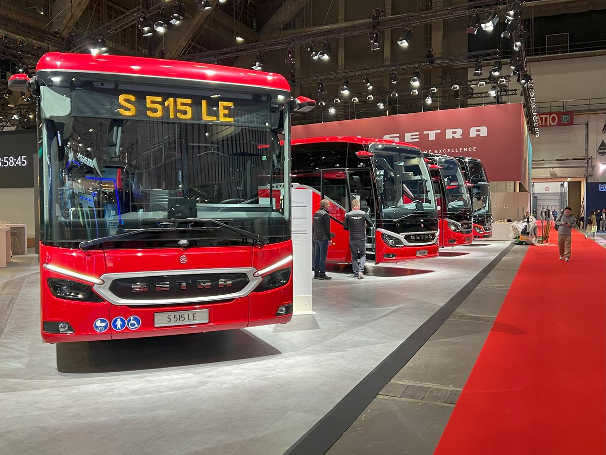 DaimlerBusesFR's tweet image. Après le prestigieux prix #CoachoftheYear attribué à la #TopClass de #Setra, nos véhicules ont continué de briller : 2 labels pour le S 515 HD de Setra au titre de la #sécurité &amp;amp; du confort et l&apos; #eCitaro #MercedesBenz s’est lui distingué dans la catégorie #confort des autobus.