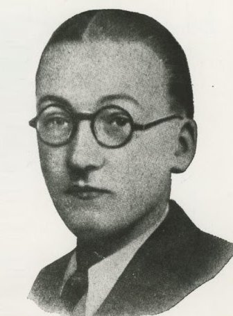 24 octobre 1941 : le quartier-maître Bernard Anquetil est fusillé par les Allemands au fort du Mont-Valérien. Opérateur-radio au sein du réseau de résistance "Confrérie Notre-Dame", il renseignait les Alliés sur les mouvements de la marine allemande à Brest. Il avait 24 ans.