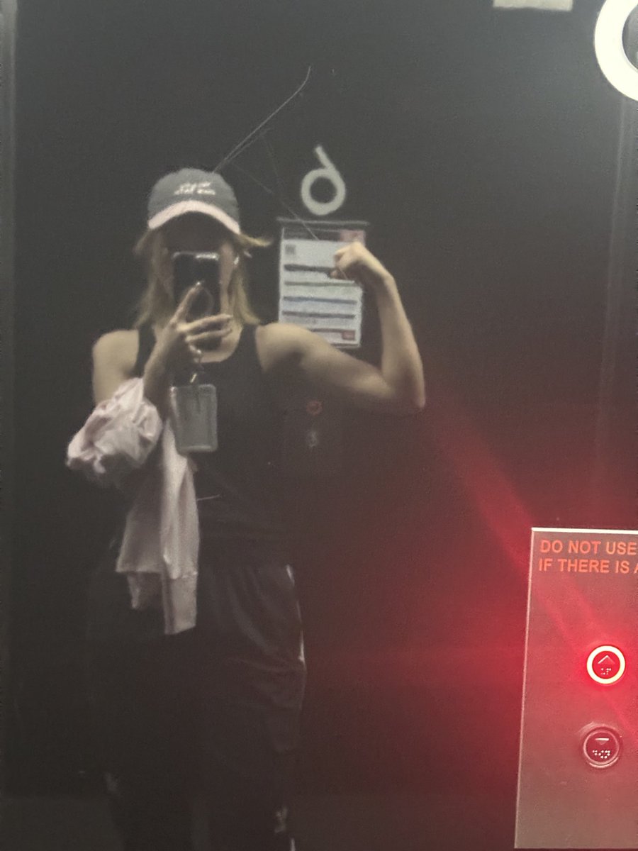 𝐓𝐔𝐋𝐀 | busy tweet media