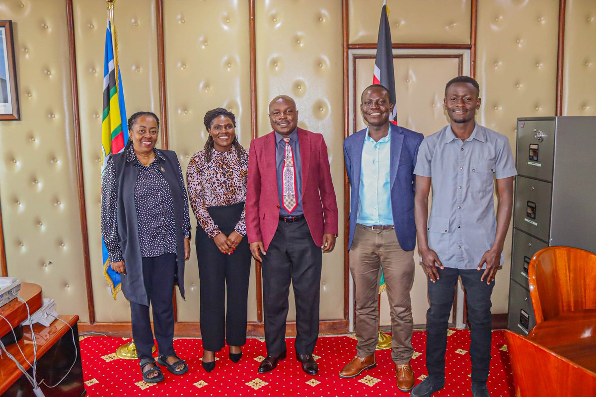 Oayouthkenya's tweet photo. ๐๐ ๐๐ On this #ClimateActionDay, @Oayouthkenya kicks off the #ClimateActionRelay - spotlighting youth-led climate solutions.
Through #SikilizaSautiYetu, weโre driving real action, and passing the button to Grassroot Development Organisation Kenya to keep it going!โ๐ฅณ https://t.co/iVL3Y8WCXf
