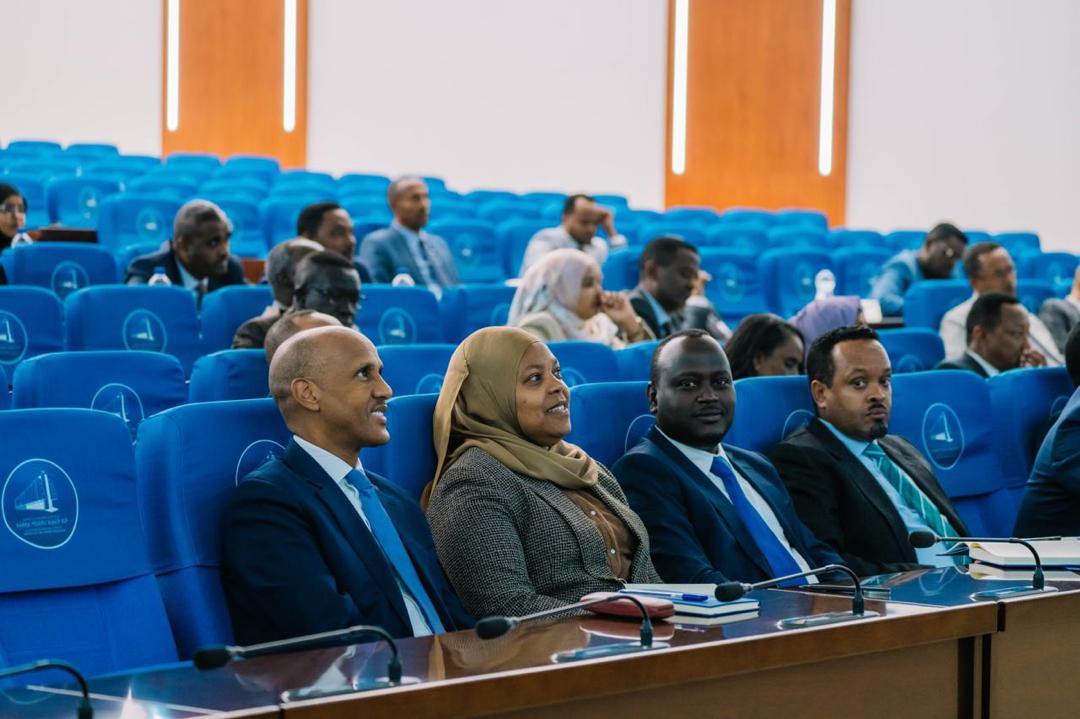 AbiyAhmedAli's tweet image. የብልጽግና ፓርቲ ሥራ አስፈጻሚ ኮሚቴ ዛሬ ጠዋት በተለያዩ ሀገራዊ ጉዳዮች እና በልዩ ልዩ የፓርቲ አጀንዳዎች ላይ ለመወያየት፣ ስብሰባ ጀምረናል።