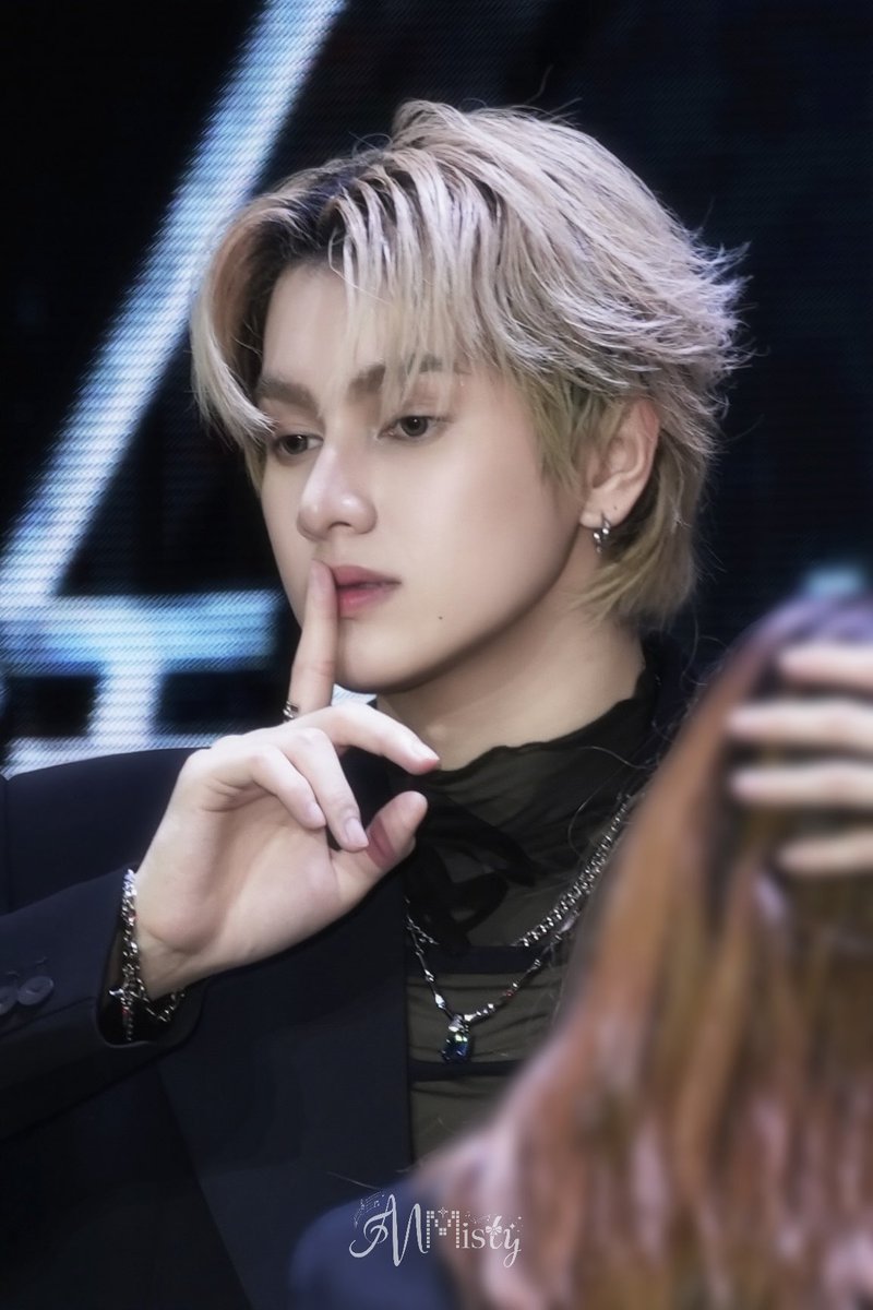 MMisty_xx's tweet photo. 🦮｜2025.10.19 NANNING📷

A jawline more defined than my life goals will ever be.😆

#SmartCSNP1stMiniAlbumFM
#smartchisanupong #smartcsnp #CSNP
@smart_csnp https://t.co/frIVTlOKXl