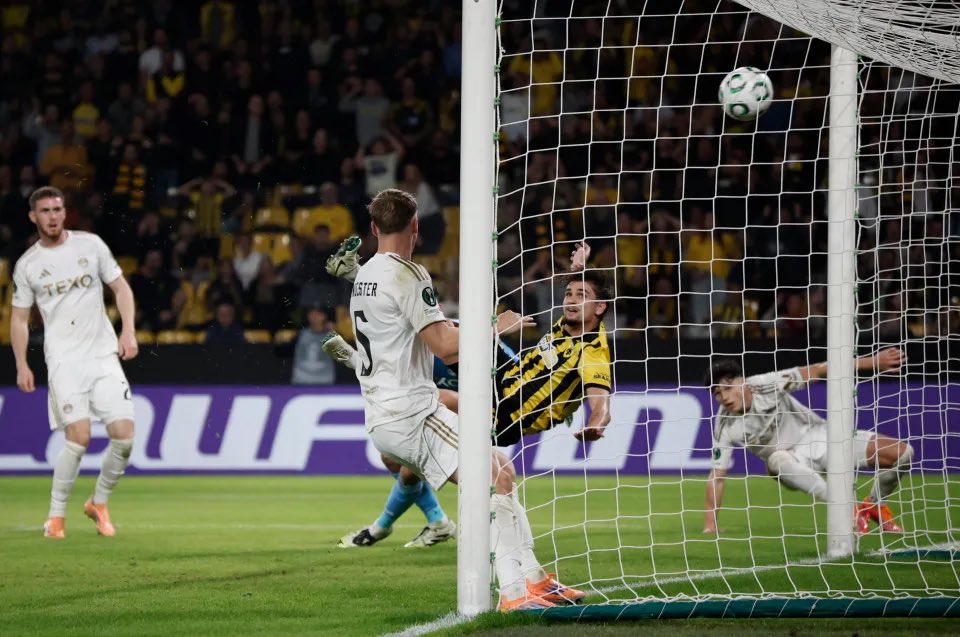 👕 Răzvan Marin, 29yo CM
🏟️ #AEKAthens 6-0 Aberdeen
🏆 #UECL 🇪🇺

⭐️ 7.8 rating
⚽️ 1 goal
🎯 67/72 (93%) passes cmp
🔑 1 key pass
🚀 0/2 crosses &amp; 2/2 long balls
💪 2/3 ground duels
❌ 2 tackles
💥 1 shot on target

Big win &amp; 1st European goal (excl. qualifiers &amp; Youth League) 💪