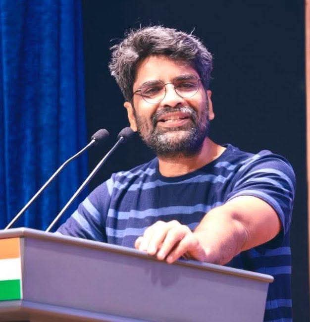 भारतीय युवा कांग्रेस के प्रभारी नियुक्त होने पर
श्री मनीष शर्मा जी को हार्दिक बधाई एवं शुभकामनाएँ।

हमें विश्वास है कि आपके सशक्त नेतृत्व में संगठन नई ऊर्जा, नए उत्साह और दृढ़ संकल्प के साथ सफलता की नई ऊँचाइयों को प्राप्त करेगा।
@KoiManish