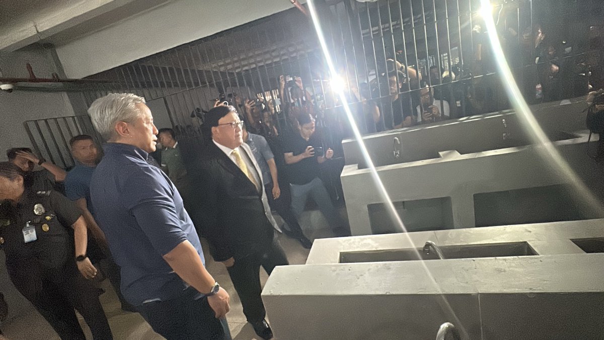 Joseph_Morong's tweet image. DILG Sec. Jonvic Remulla: “Payatas General Hospital (PGH)”, detention facility for those who may be charged for flood control mess enough; high-ranking officials have no excuse to ask for hospital arrest @gmanews @24orasgma