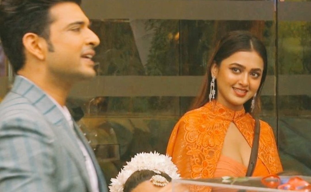 Tejran_Fanclub's tweet photo. Happy 24th cuties 😍 

@kkundrra @itsmetejasswi 

Cherishing 4 years of love and togetherness. May God bless you both ✨️❤️

#TejRan #TejRanFam #KaranKundrra #TejasswiPrakash https://t.co/3dr0uJqDMc