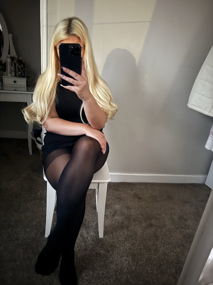 Happy Friday, Kneel at my nylon feet.