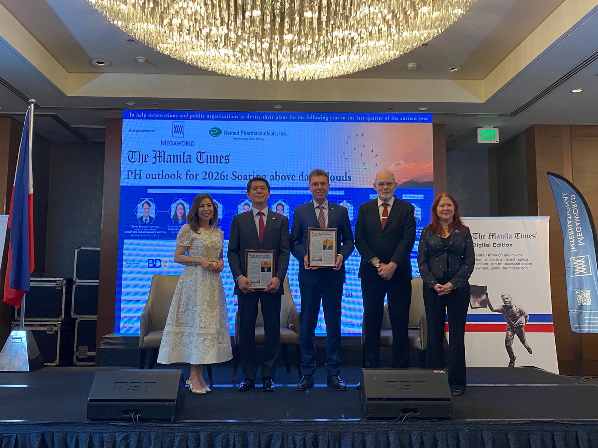 AmbJPNinPH's tweet image. Honored to join a forward-looking dialogue on the Philippine economy at The Manila Times Year-End Economic Forum 2025. 🌐📈 Humbled to share my thoughts on 🇯🇵’s continuing support for the 🇵🇭’s economic development and sustainable growth as a #TrustedPartner. 🤝