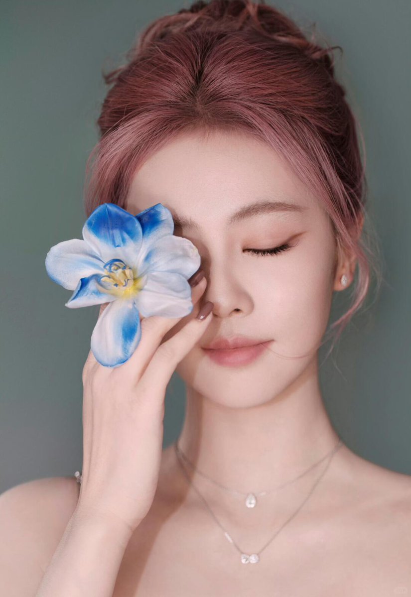 lulujiemi's tweet image. and when i tell you she's a mother of flowers, you better believe it.
#BaiLu