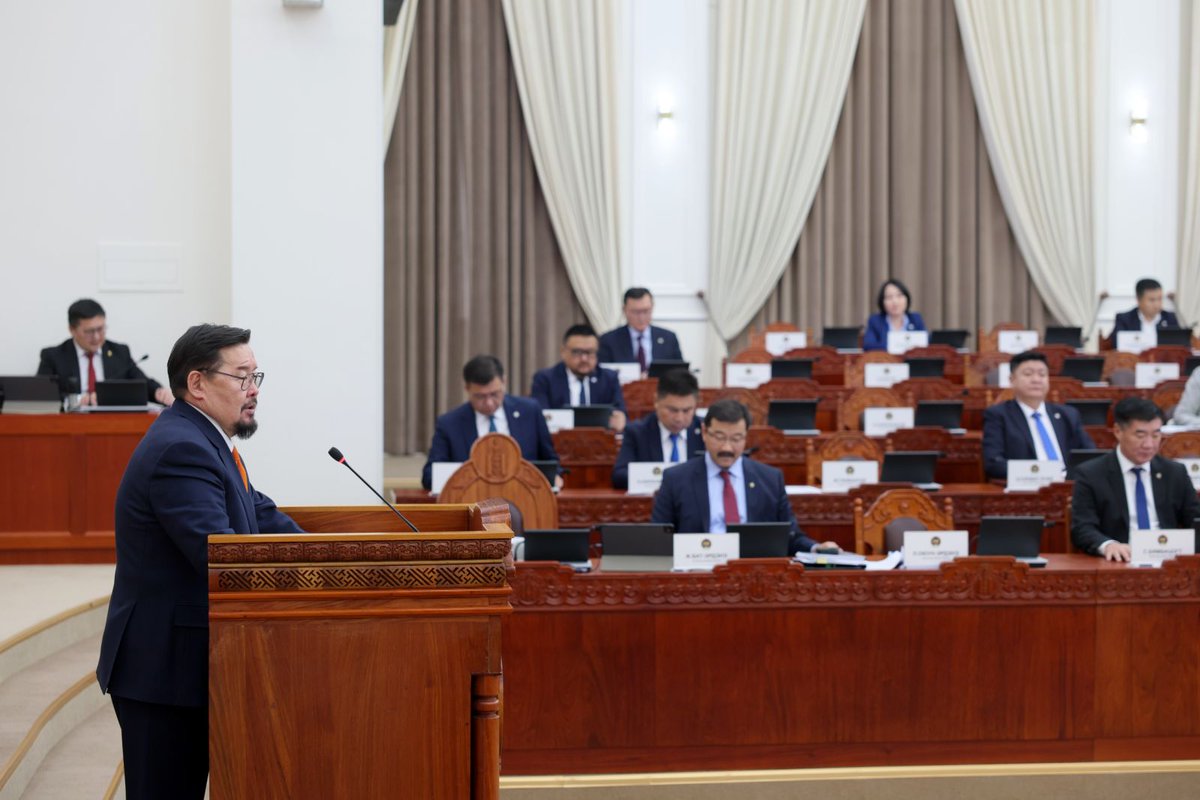 ✅Засгийн газар баялгийн хулгай, нүүрсний хулгайтай тууштай, хатуу тэмцэнэ.
✅Тавантолгойн бүлэг ордын нэг болох Бортээгийн ордыг эдийн засгийн эргэлтэд оруулах тухай УИХ-ын тогтоолын төслийг 2026 оны төсвийн төсөлтэй хамт УИХ-д өргөн мэдүүлсэн болно. Уг тогтоолын төсөл УИХ-аар