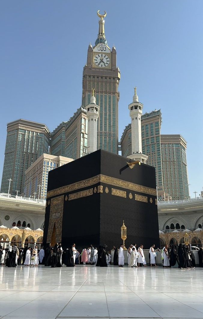 Kabe'de namaz kılsak her şey geçecek gibi