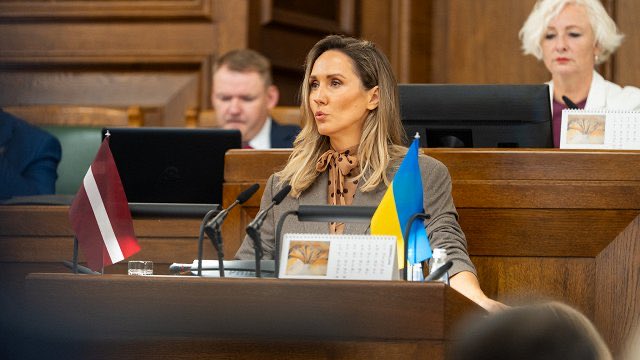 Kā vakar notika Stambulas konvencijas balsojums — SOLI pa SOLIM

1. Sēdes sākums – debates par valsts valodu - sēde sākās ar debatēm par valsts valodu. Tā bija Nacionālās apvienības iniciēta tēma, pilnīgi saprotama. Taču, kamēr šīs debates noritēja, “Vienotība” un “Progresīvie”