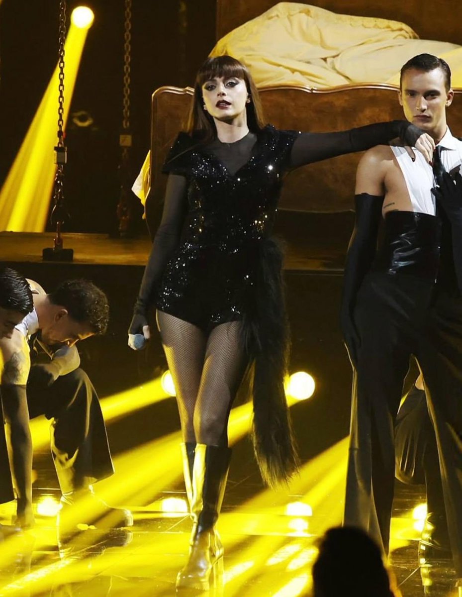 STA DANDO POPSTAR MONDIALE.