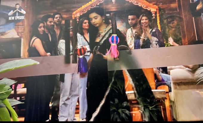 news_all4's tweet photo. Exactly! 🔥 The house, the drama, the vibe — everything revolves around her energy. Truly Tanya Mittal’s season! 🕊️💫

#TanyaMittal #BiggBoss19 #BB19 #QueenOfTheHouse https://t.co/uHwvWke1c9