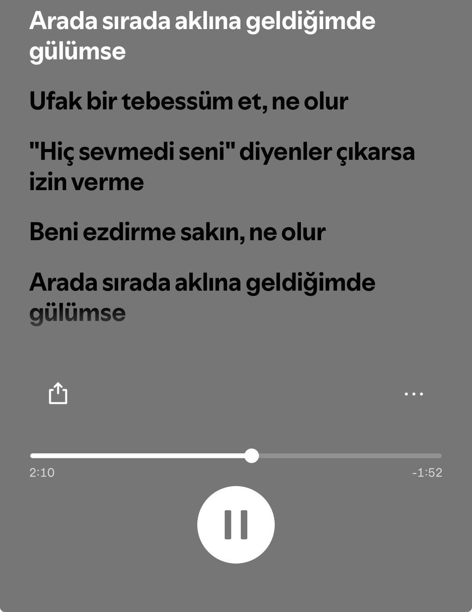 Bir ara Emre Kaya vardı ne oldu ona? Abi arada sırada 1-2 şarkı çıkart özlüyoruz seni. 
Tebessüm şarkısı🥹