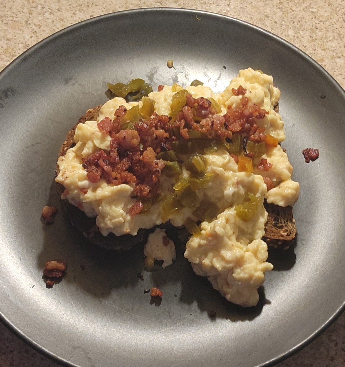 Chilli bacon scramble. 🥰