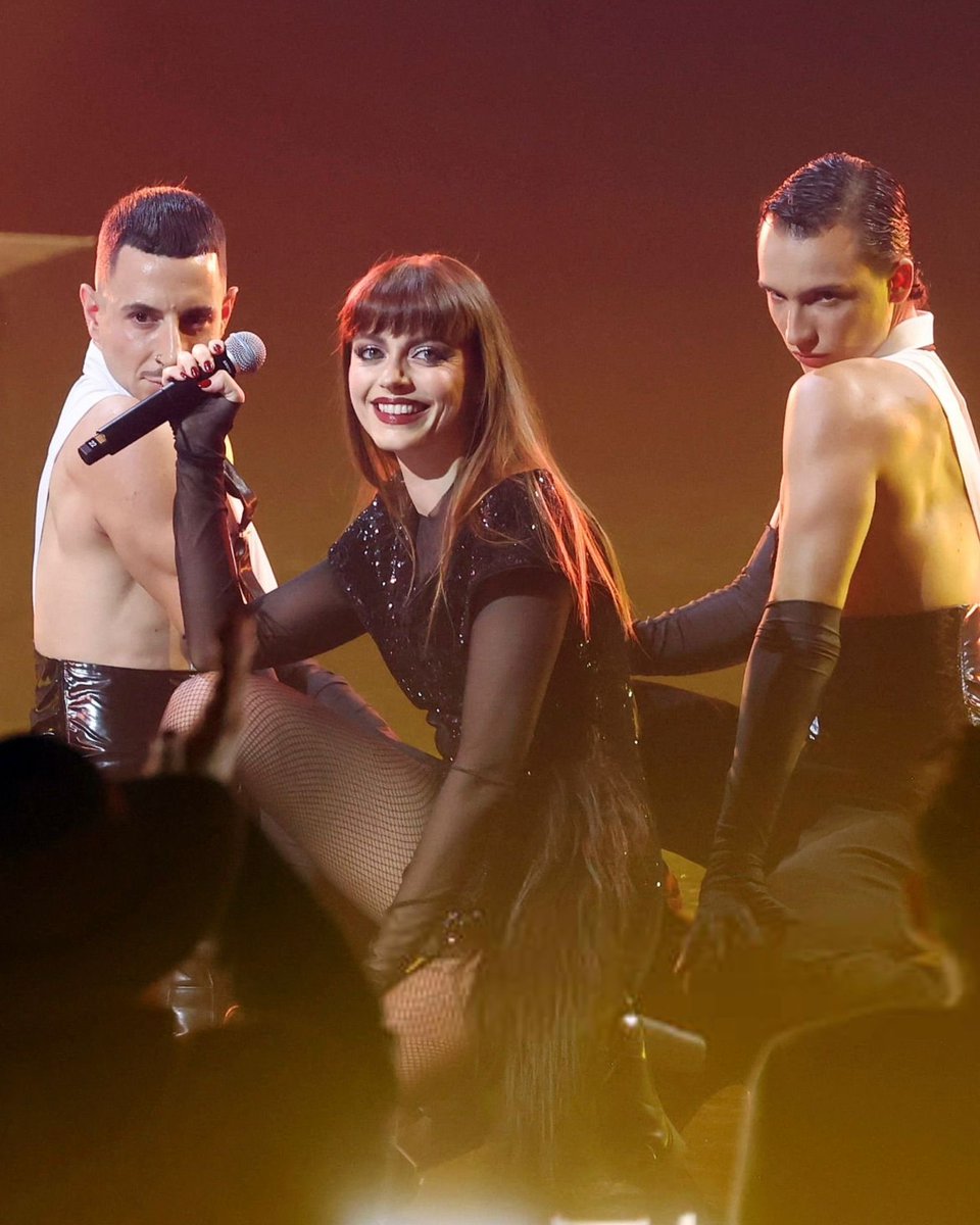 metà bastarda                  metà bambolina