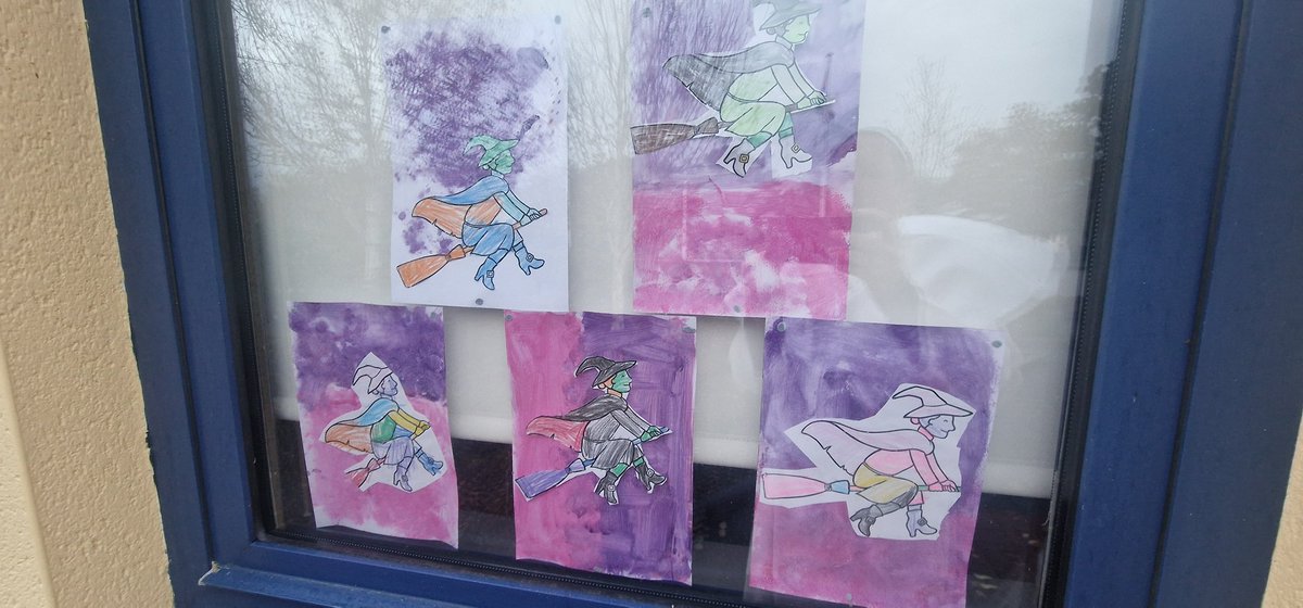 Fantastic Hallowe'en artwork in our Junior Room this week ... #OícheShamhna Well done everybody 👏 👏 👏  🎃 🎃 👻 👻 🧙‍♀️ 🧙‍♀️