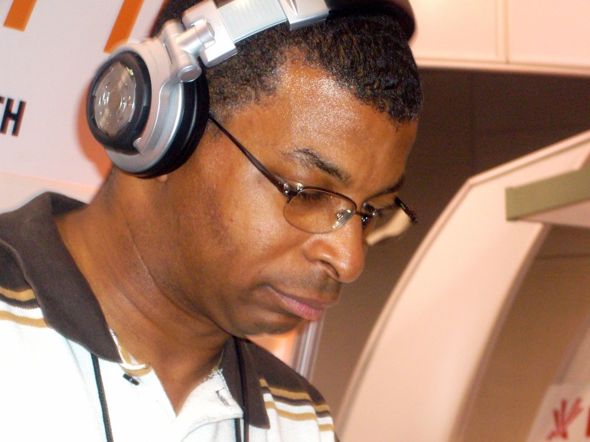 dj_subculture's tweet image. Join DJ Subculture for Vibe Sessions at 7:00 a.m. PDT! 🎶 Stream live on Twitch and LFG for morning beats that set the tone for your day. #VibeSessions

twitch.tv/dj_subculture  
lfg.tv/djsubculture