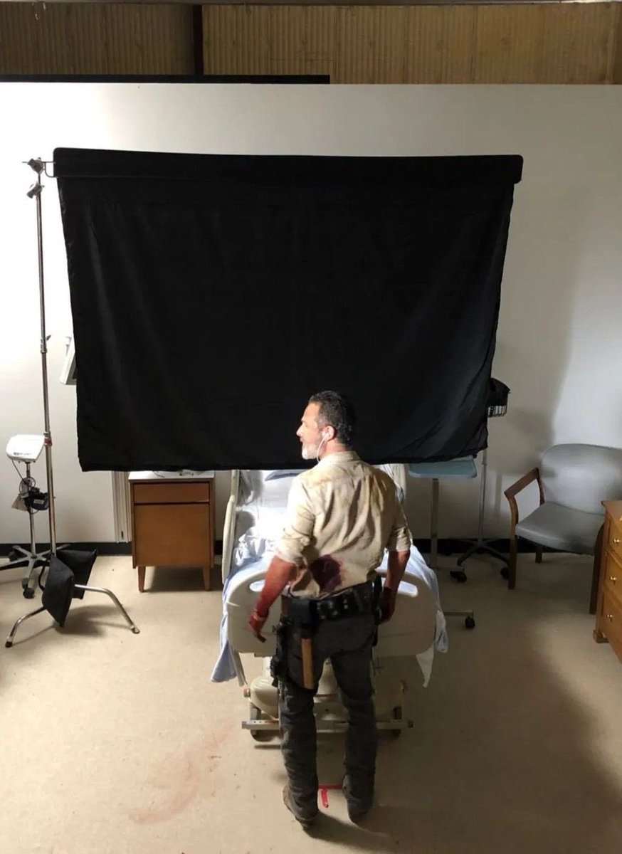 TWD S9 Rick at the hospital (Behind The Scenes) #AndrewLincoln #TheWalkingDead