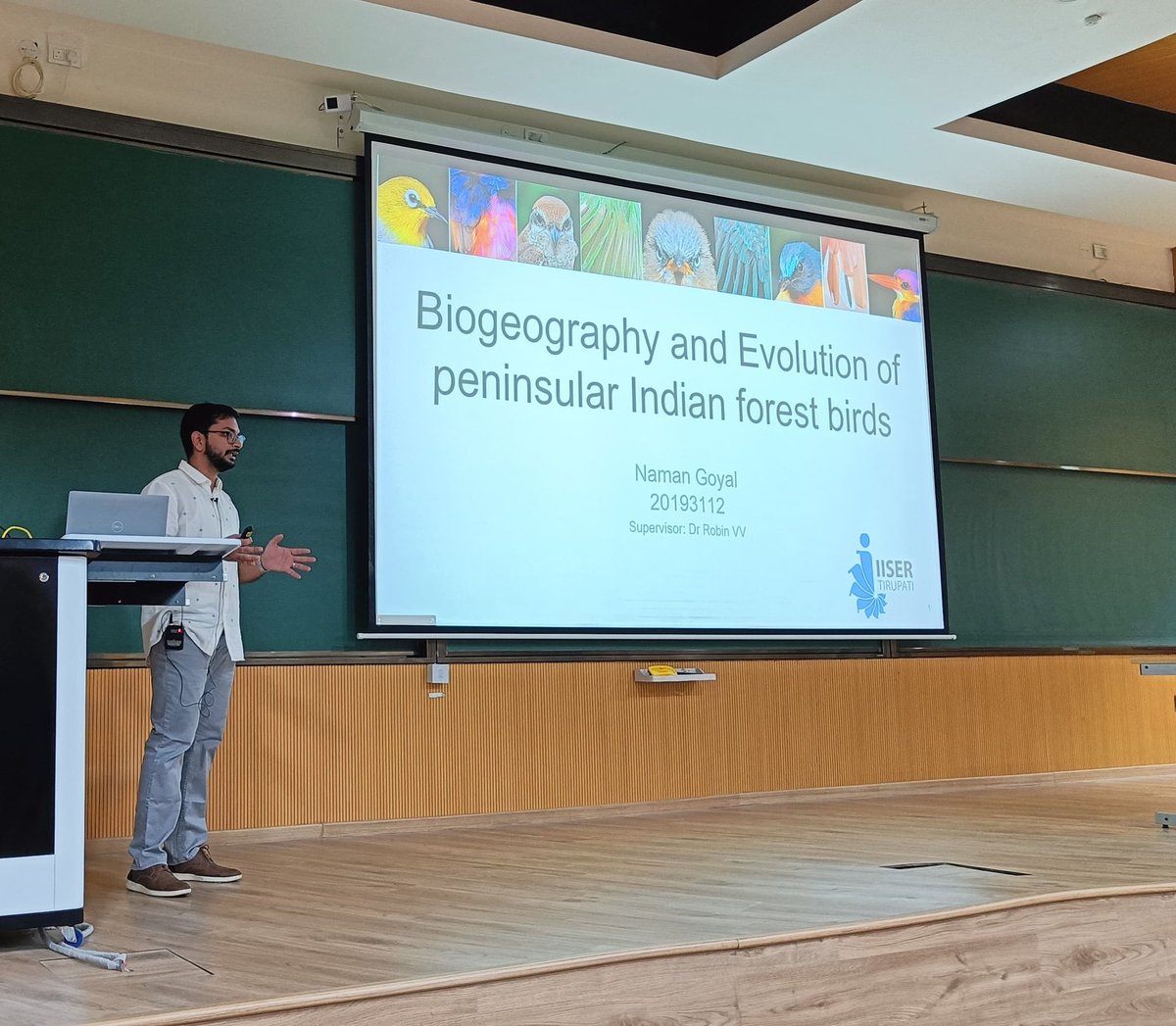 ChitiArvind's tweet image. HUGE congrats to Dr. @SpilornisN on a super successful thesis defense! 🥳 This included several new insights on the evolution and biogeography  of birds from peninsular India! 🎓