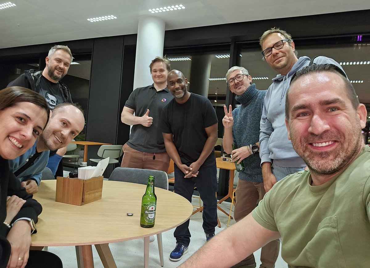 fooctrl's tweet image. Last night&apos;s &quot;Dutch Cloud Native &amp;amp; Al Community Group&quot; meetup was 👌 

Still processing a lot of what was shared, especially from Kelsey Hightower.

Seeing old colleagues, friends, and acquaintances ... this is what meetups are all about. Big thanks to the organizers @jetbrains